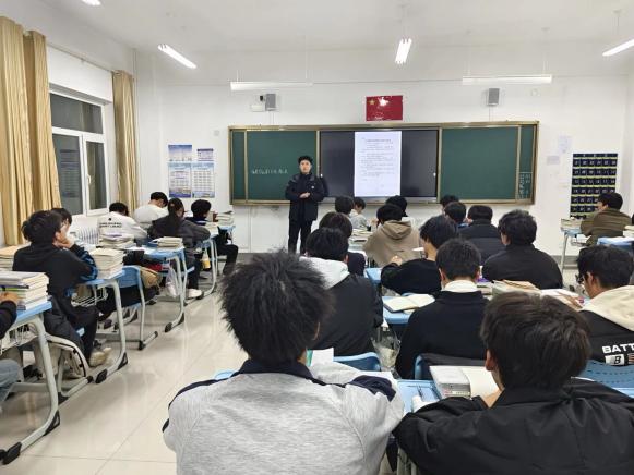 强化诚信意识，严肃考风考纪  ...